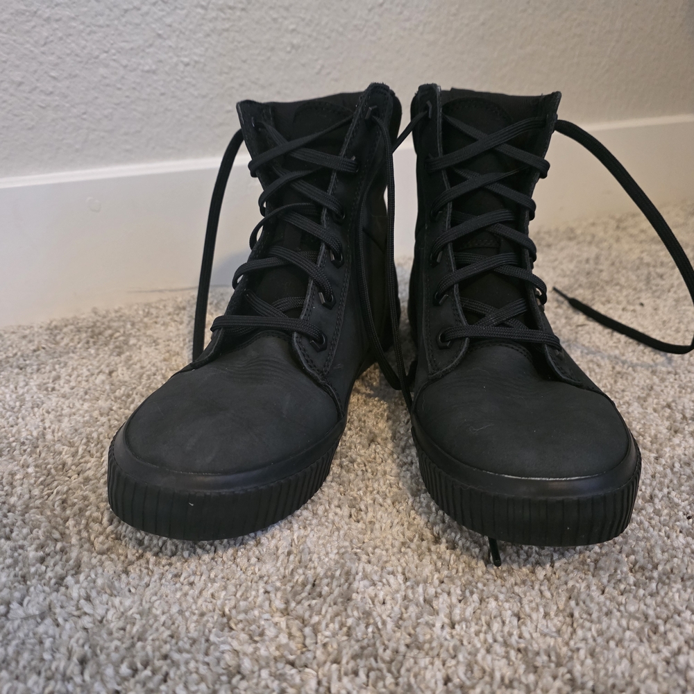 Timberland Women's Black High-Top Sneakers - Picture 9 of 11